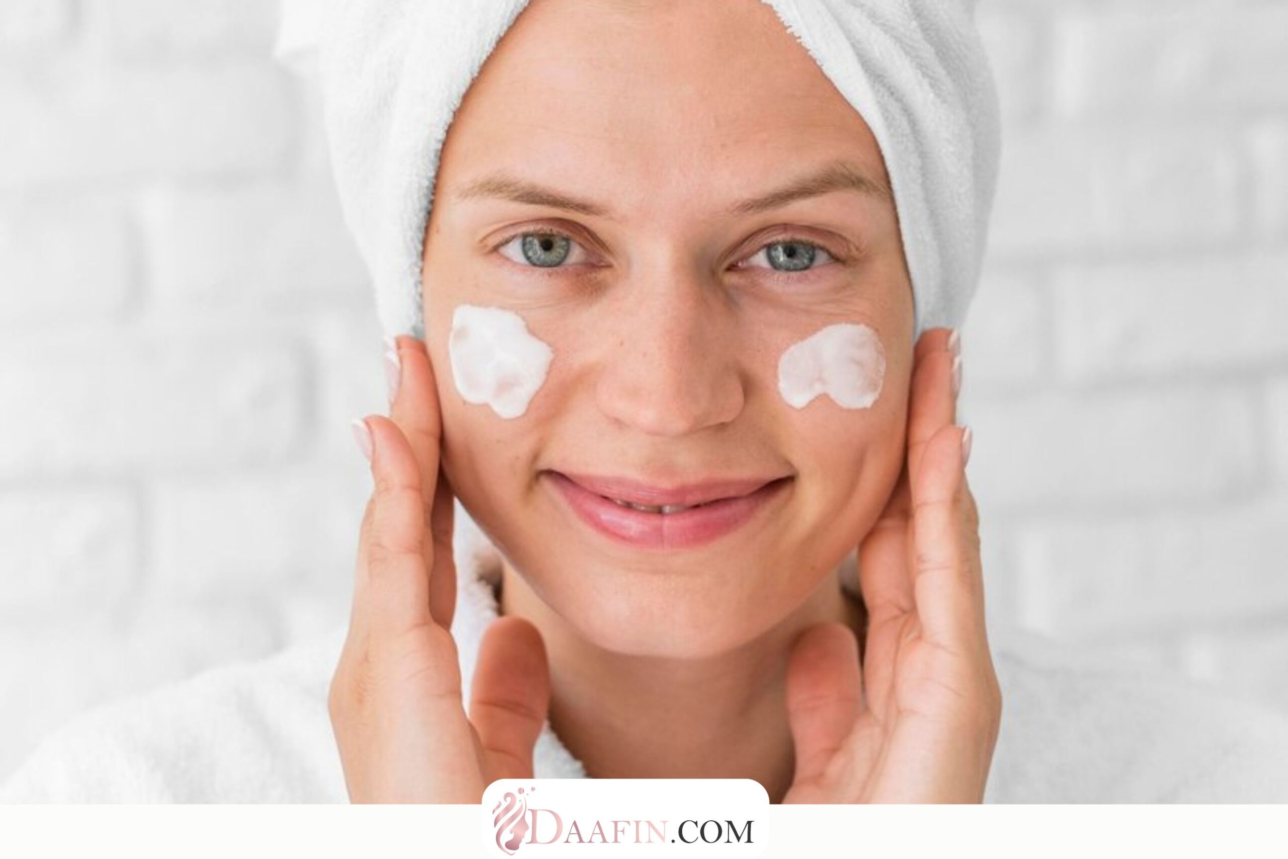 بررسی اهمیت استفاده روزانه از مرطوب کننده صورت