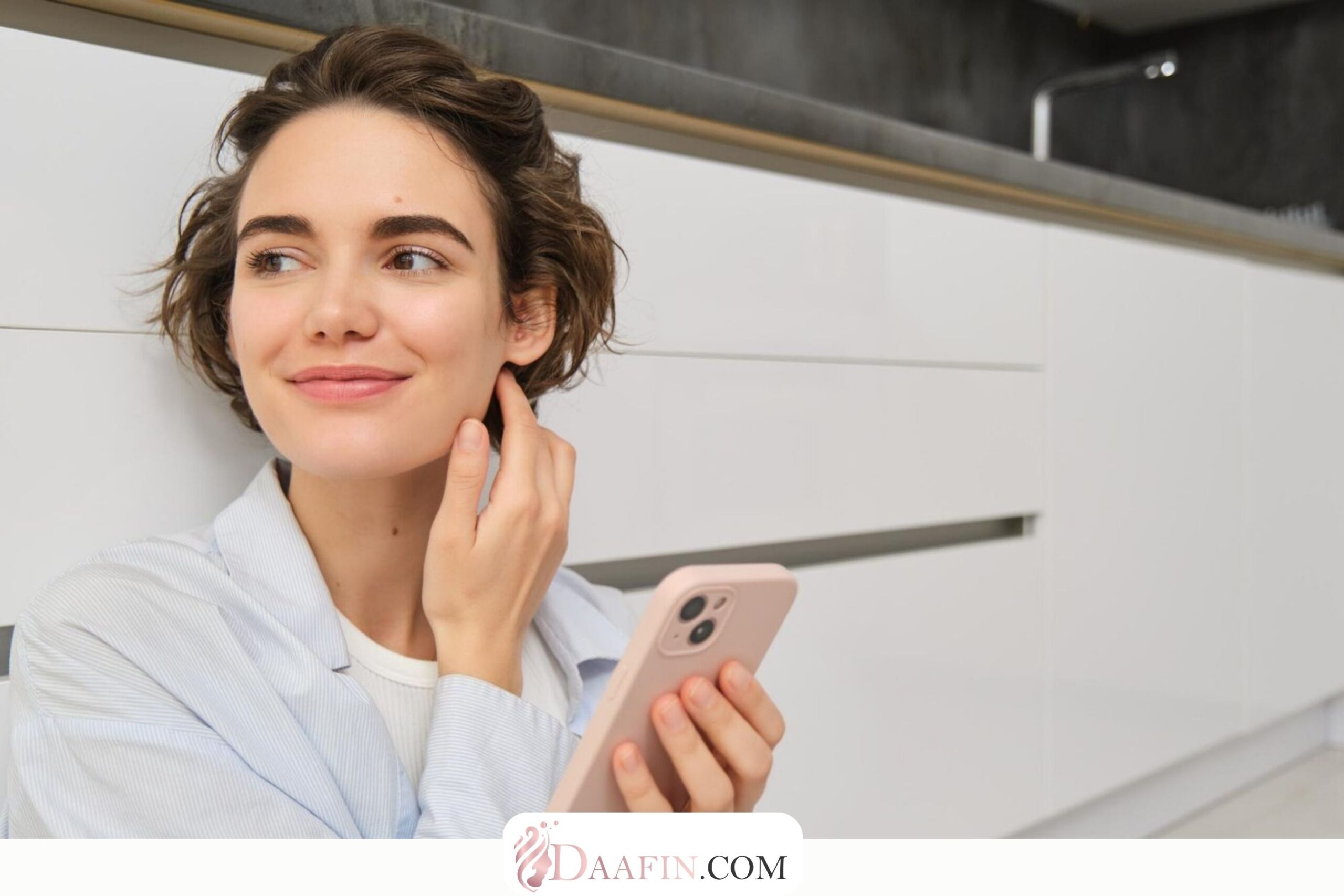 تفاوت بین مرطوب‌کننده‌ها و آبرسان‌ها: کدام را انتخاب کنیم؟