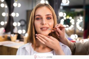 راهنمای انتخاب براش مناسب برای آرایش لب