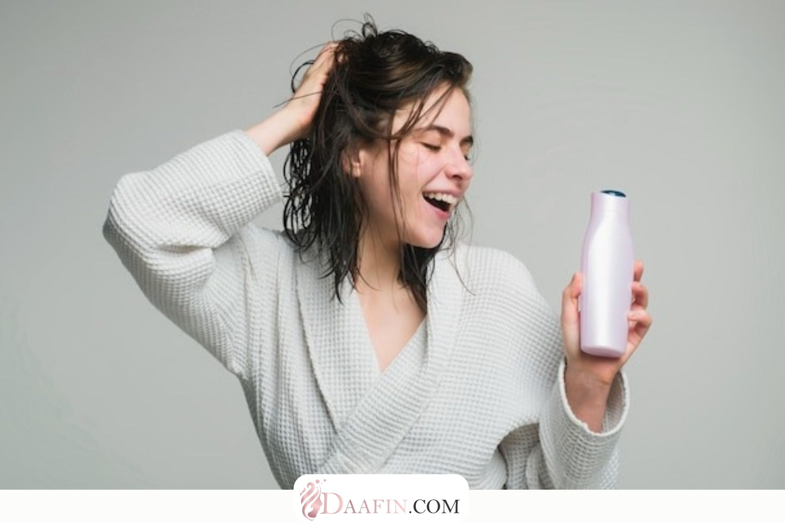 شامپوهای ضدریزش مو: چگونه عمل می‌کنند؟