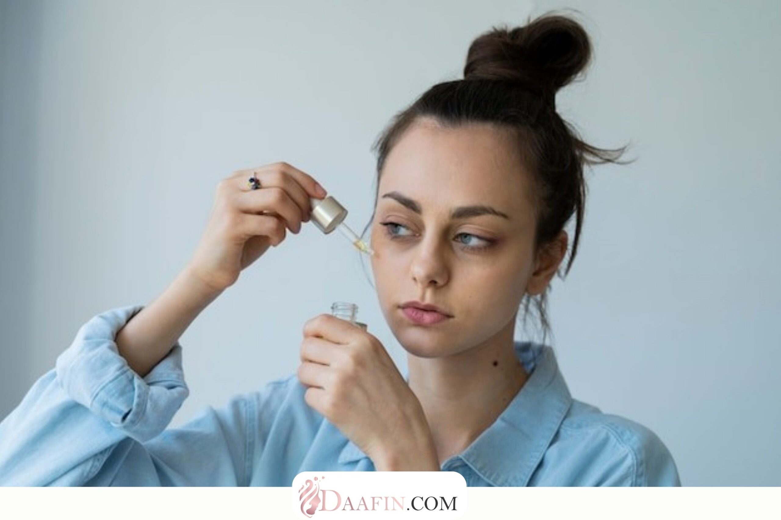 چگونه سرم‌های پوستی در درمان لک‌های تیره و روشن‌تر کردن پوست نقش دارند؟