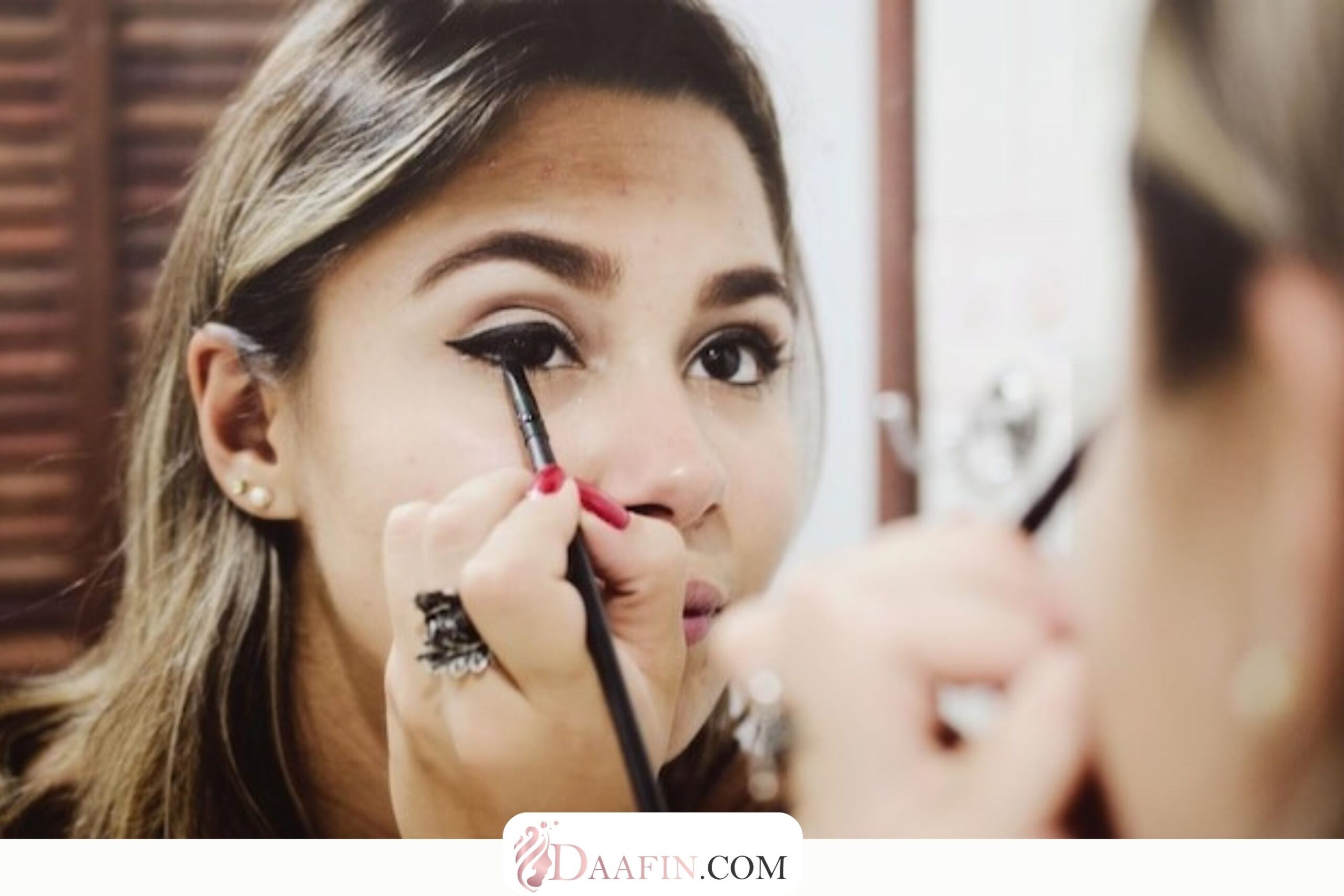 چگونه خط چشم مناسب چشم‌های ریز را پیدا کنیم؟