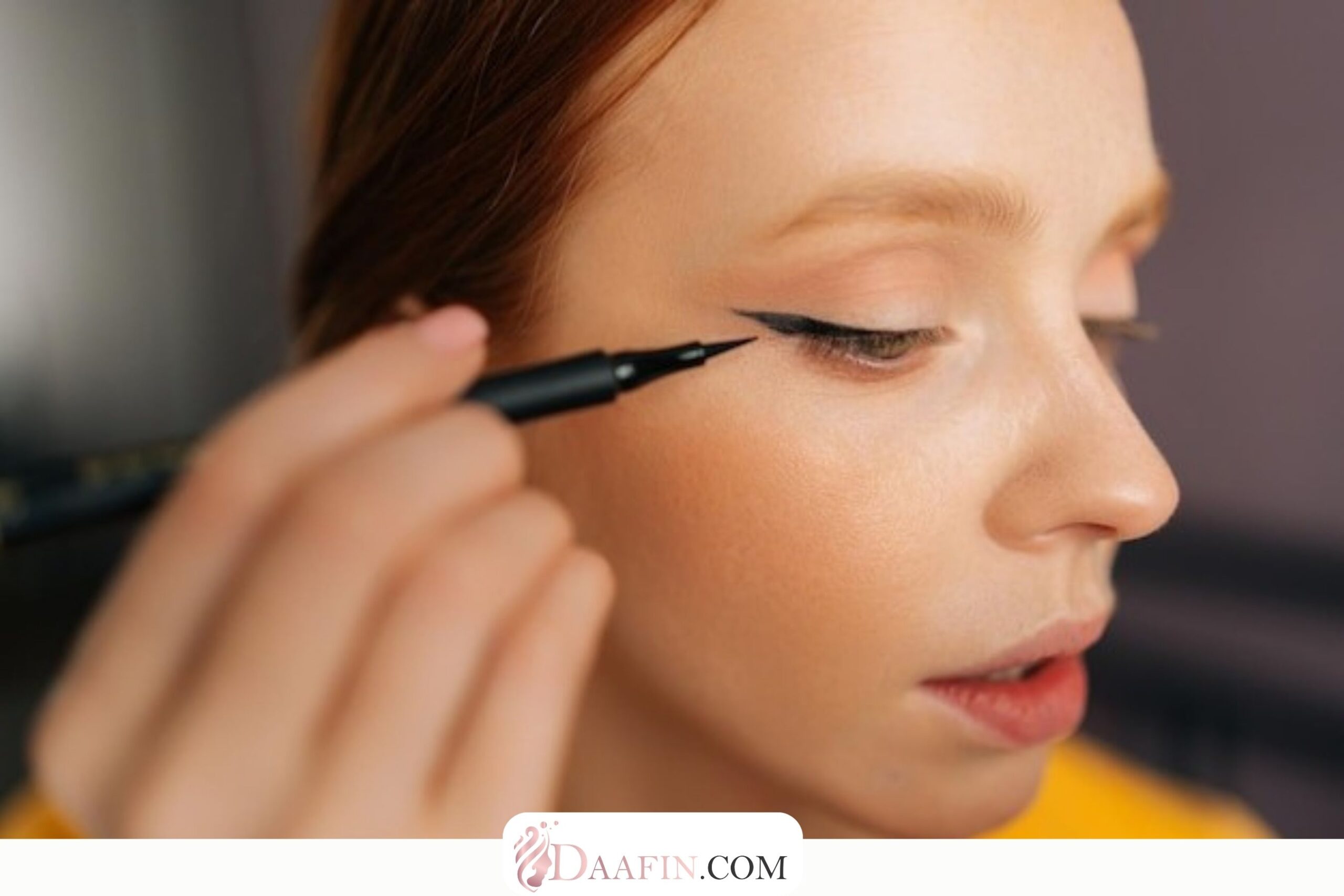 آموزش کامل کشیدن خط چشم دنباله‌دار برای چشم‌های درشت: راز زیبایی و جذابیت بی‌پایان