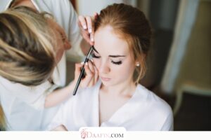 راهنمای استفاده از خط چشم در آرایش عروس