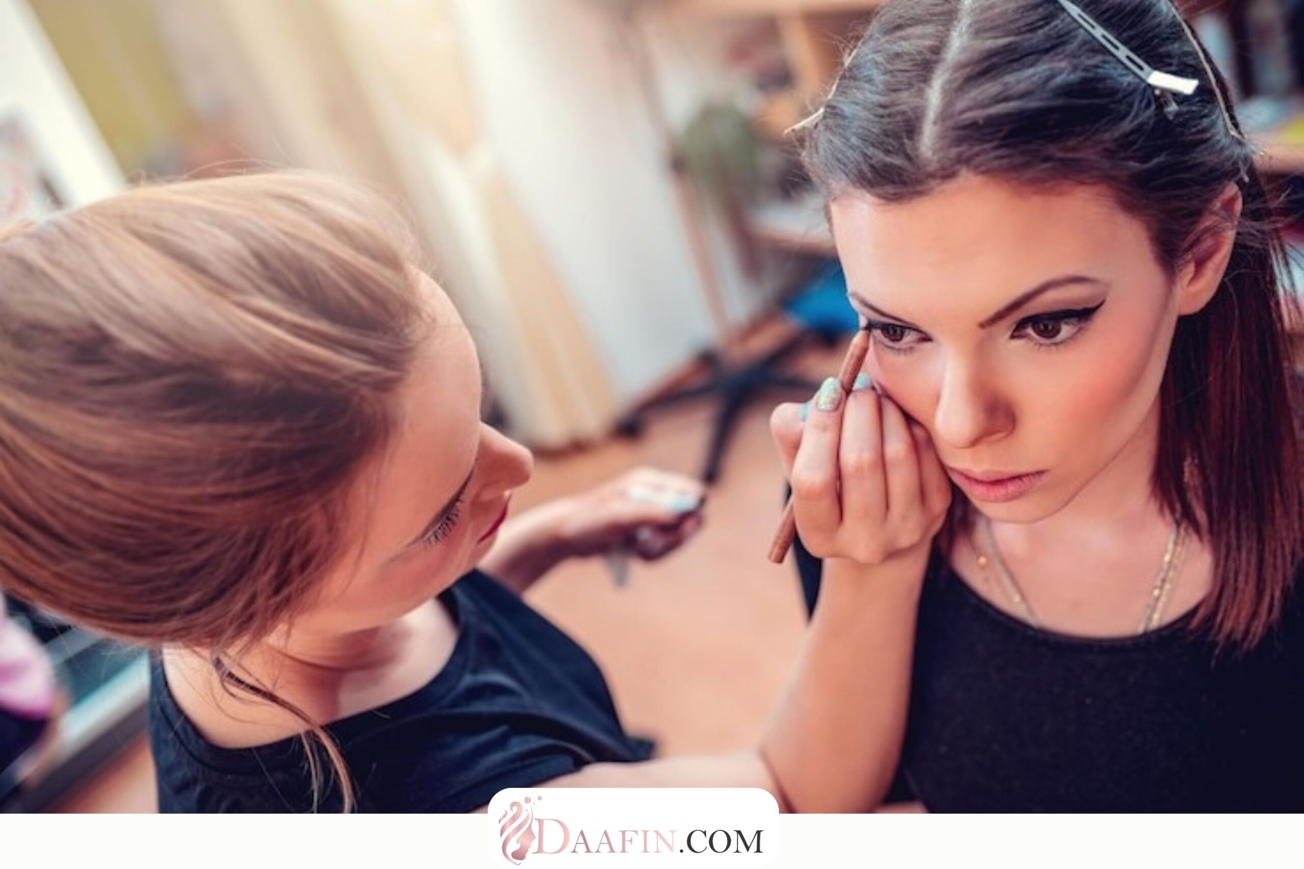 آموزش آرایش چشم دودی برای مبتدیان