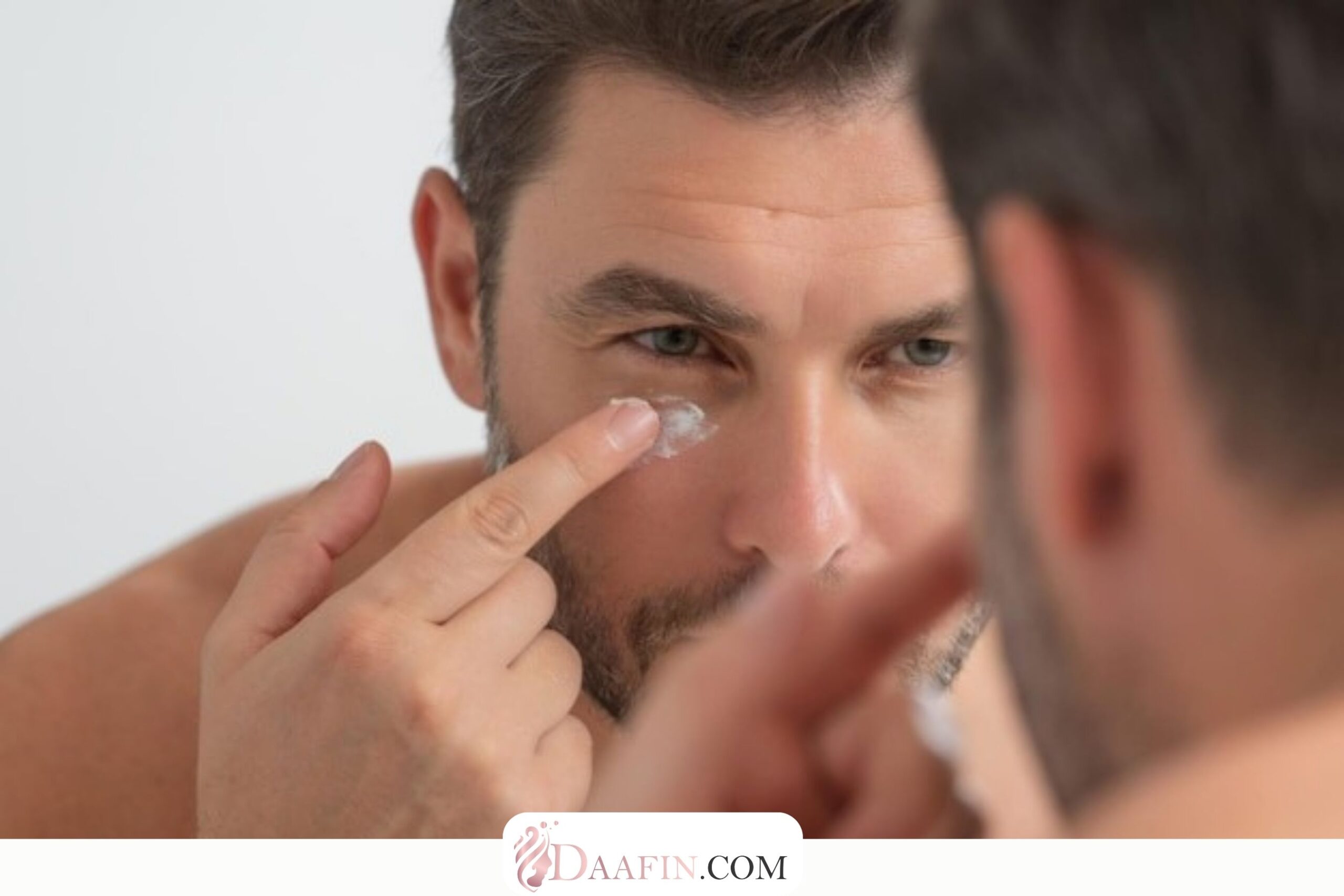 ضد آفتاب استیکی و آرایش مردانه: راهنمای استفاده