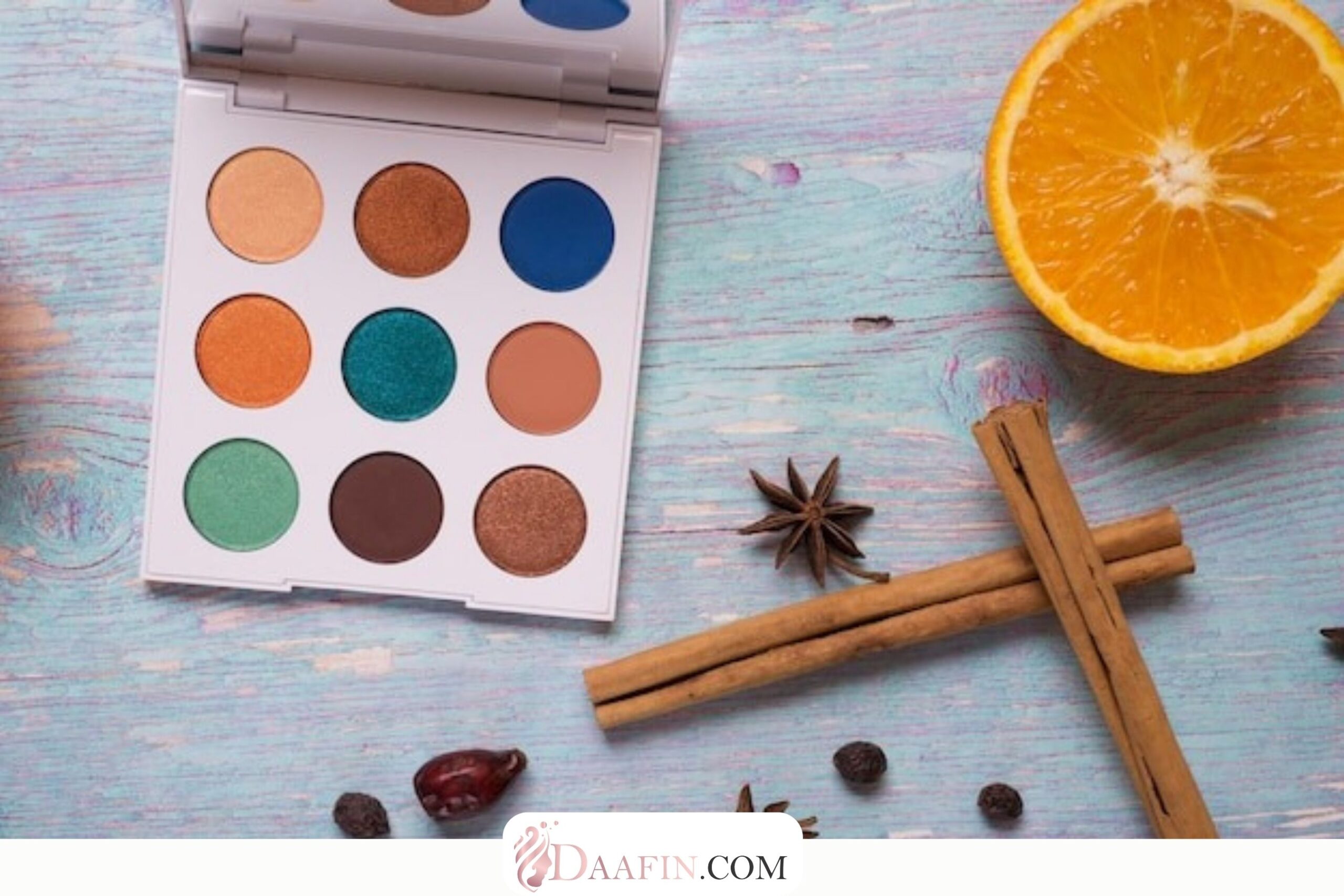 بررسی سایه‌های چشم با فرمولاسیون طبیعی و ارگانیک