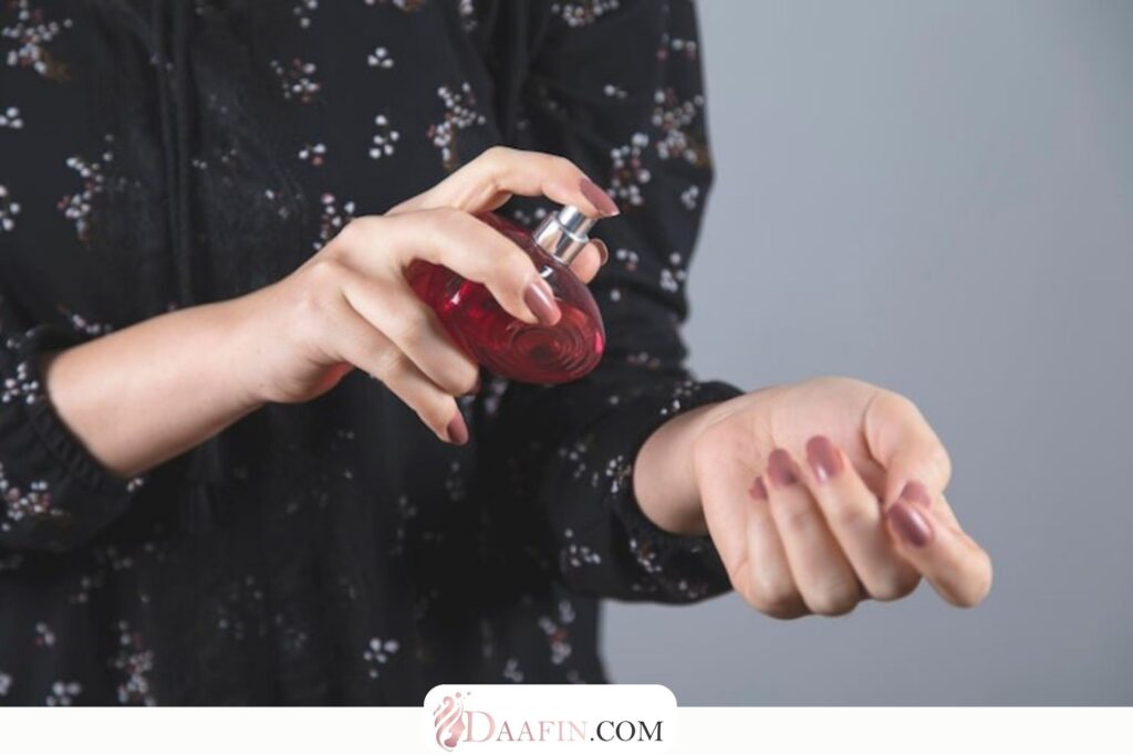 رازهای استفاده صحیح از عطر: بهترین زمان و روش‌های افزایش ماندگاری رایحه