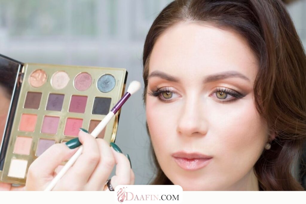 تکنیک‌های ترکیب رنگ سایه برای آرایش روزانه و شب