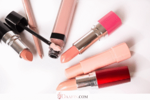 تفاوت تینت لب، رژ لب و برق لب – راهنمای کامل انتخاب محصول آرایش لب