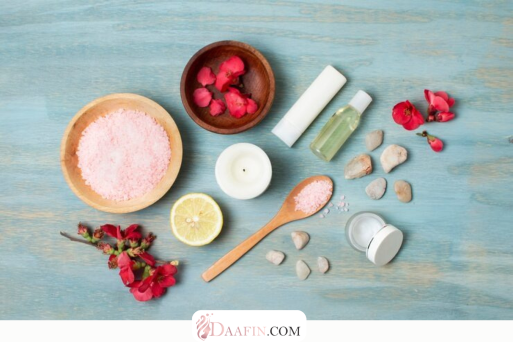 پاک‌کننده‌های طبیعی و خانگی آرایش صورت