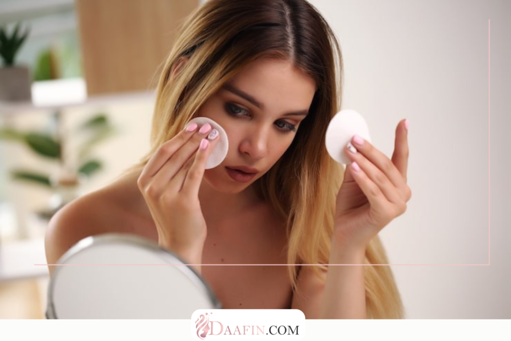 نحوه صحیح استفاده از پاک‌کننده‌های آرایش برای پوست خشک