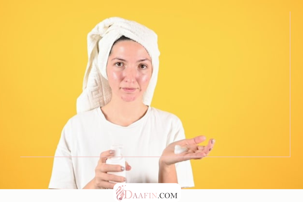 ژل شستشوی مخصوص پوست حساس و مستعد لک