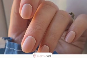 فرنچ معکوس؛ ترند مینیمال ناخن که فرنچ کلاسیک را مدرن‌تر می‌کند