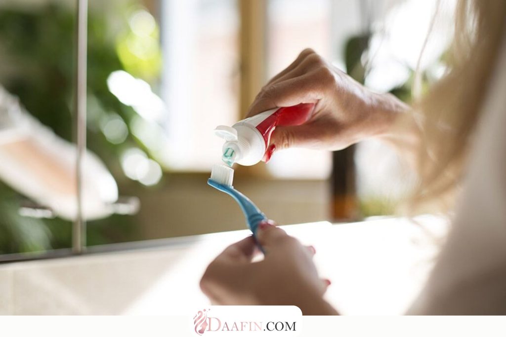 نانو هیدروکسیآپاتیت یا فلوراید؟ نظر دندانپزشکها درباره خمیردندانهای نسل جدید