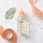 سرم روشن‌کننده و محافظت‌کننده گلو رادیانس سیمپل SPF30 با پس زمینه سفید